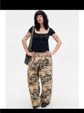 BDG UO BOBBI DESERT CAMO PANTS🦆